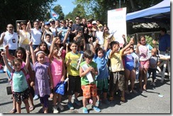 Programa Senda Previene del Municipio de Pucón realizó lanzamiento de campaña preventiva en playa Grande