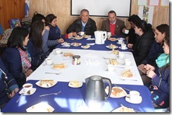 FOTO Alcalde de Pucón se interiorizó en terreno del trabajo que se efectúa en colegio de la zona rural (3)