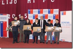 FOTO estudiantes de la comuna reciben PC de última generación