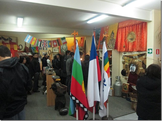 FOTO muestra multicultural en biblioteca mariano latorre 4