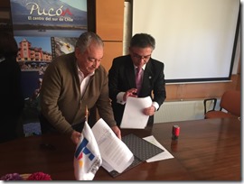 FOTO tesorería regional suscribe convenio con municipio de Pucón