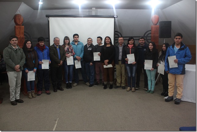 FOTO entrega de becas 2