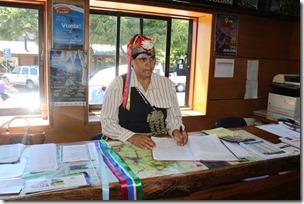 FOTO informadora turística mapuche 1