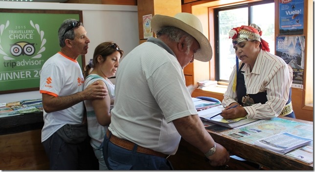 FOTO informadora turística mapuche 2