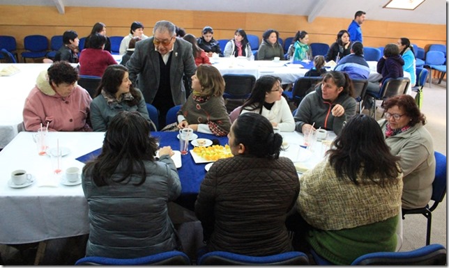 FOTO desayuno jefas de hogar 3