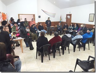 Director de Vialidad se reunio con dirigentes y vecinos de Caburgua (2)