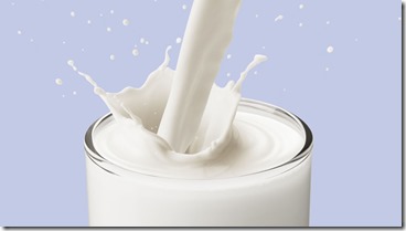 Vaso de leche blanca