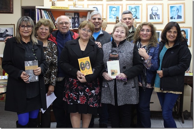 FOTO donación de libros biblioteca 4