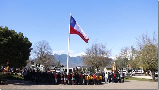 FOTO izamiento a la bandera 2