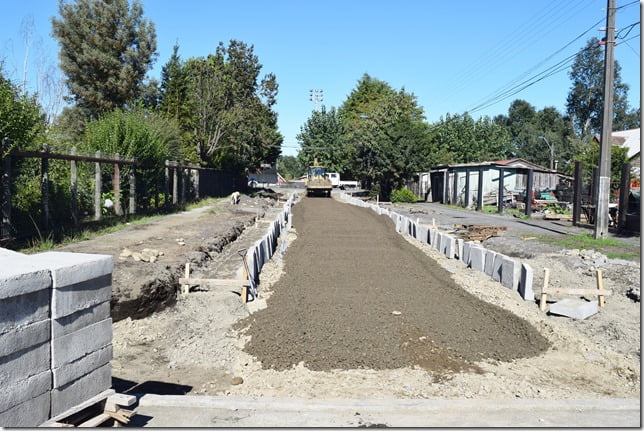 Obras de pavimentación son ejecutadas en Licán Ray (3)