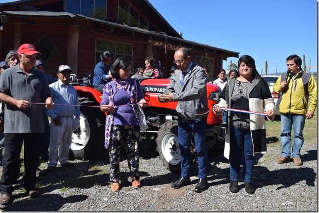 Comunidad Antonio Caniulef inaugura su nueva maquinaria Agrícola (1)