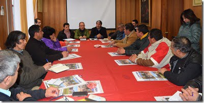 Alcalde y Seremi de Obras Públicas se reúnen con dirigentes sociales de Villarrica