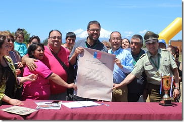 Alcalde Astete y Director de Serviu firman comodato por terrenos Sector Copa de Agua (3)