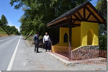 Municipalidad de Villarrica construye garitas rurales y camineras en diversos sectores de la comuna