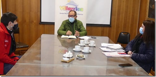 Director de Serviu y alcalde de Villarrica analizan proyectos de inversión para la comuna (2)