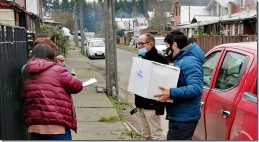 Profesionales del Municipio continúan entregando alimentos a la población más necesitada (1)