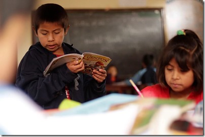 Niños Leyendo