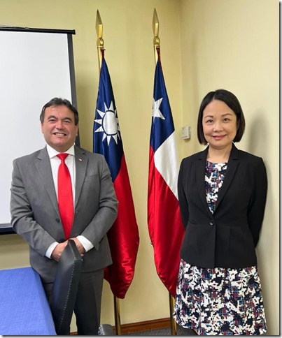20-05-2022 con la embajadora de Taiwán