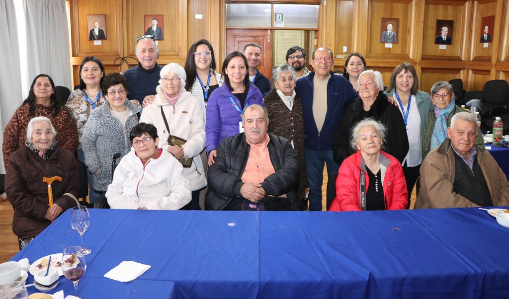 Alcalde Pablo Astete implementa programa para adultos mayores solos