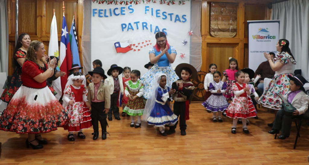 Culmina Sala Cuna y Jardín Infantil Chalin Tekun mes de Fiestas Patrias con gala artística