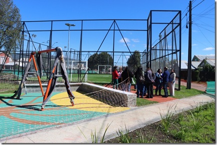 alcalde y vecinos en terreno